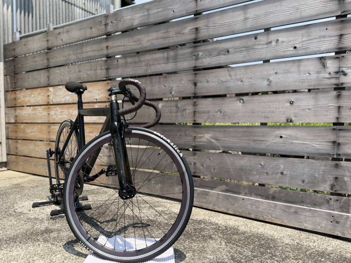 【室内保管】LEADER BIKES 735 リーダー ピスト マットブラック / タイヤ新品・ワイヤー張替済 / 予備ハンドル・スタンド付拍卖