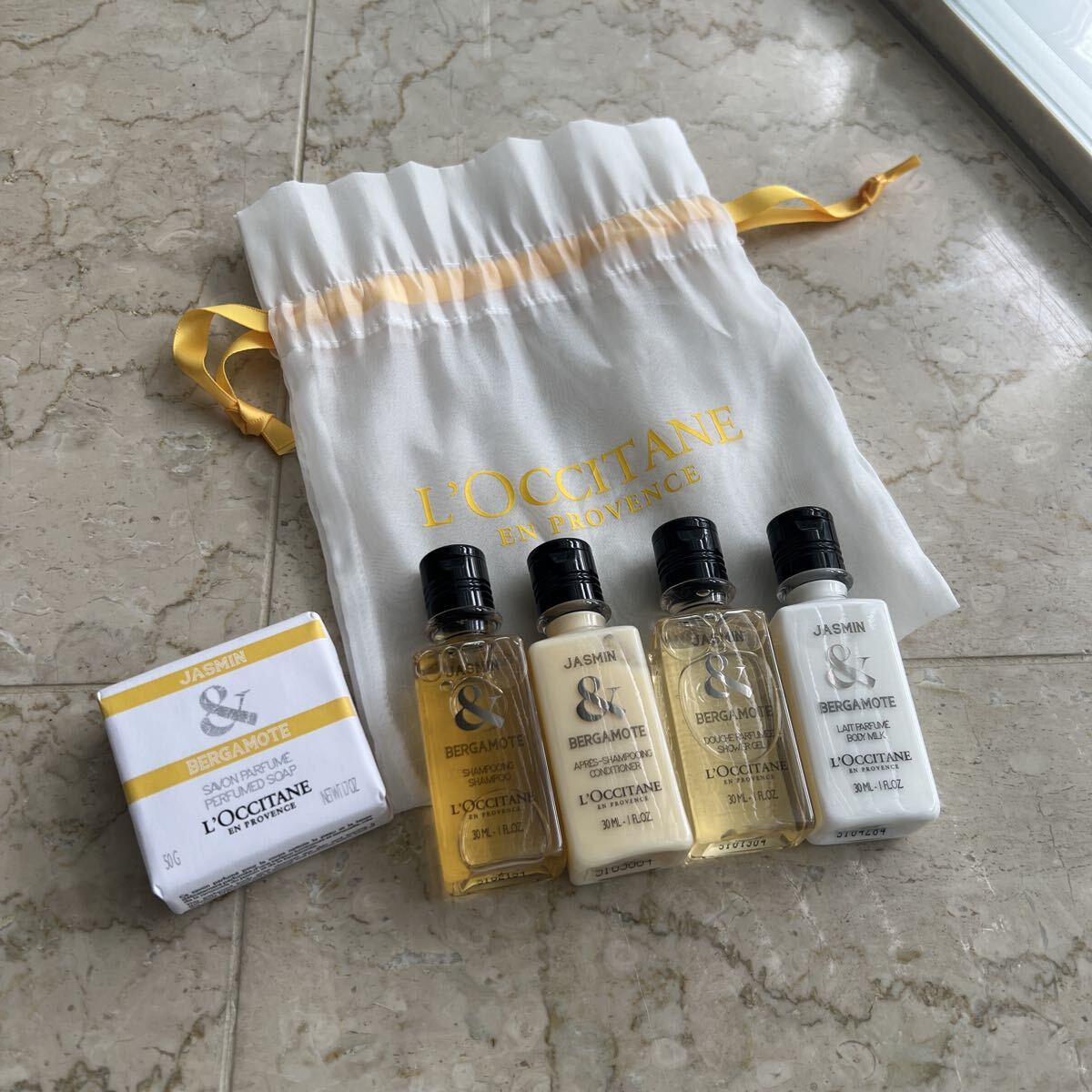 L OCCITANE ロクシタン★ ジャスミン ベルガモット アメニティセット シャンプー コンディショナー シャワージェル ボディミルク ソープ♪c拍卖