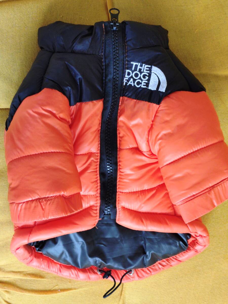 ★THE DOG FACE ダウンジャケット オレンジ 小型犬用ウェア 防寒 THE NORTH FACEパロディ Mサイズ拍卖