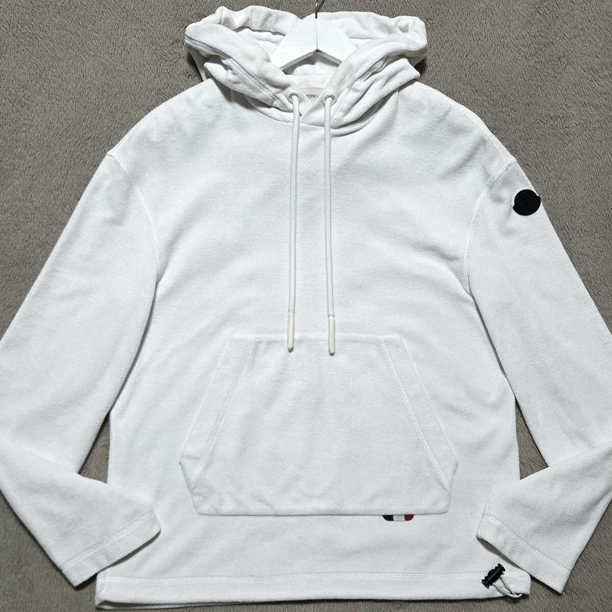 美品/パイル地 ■MONCLER パーカー MAGLIA プルオーバー ブルゾン ラバーワッペン ドローコード モンクレール マグリア メンズ 白 ホワイト拍卖
