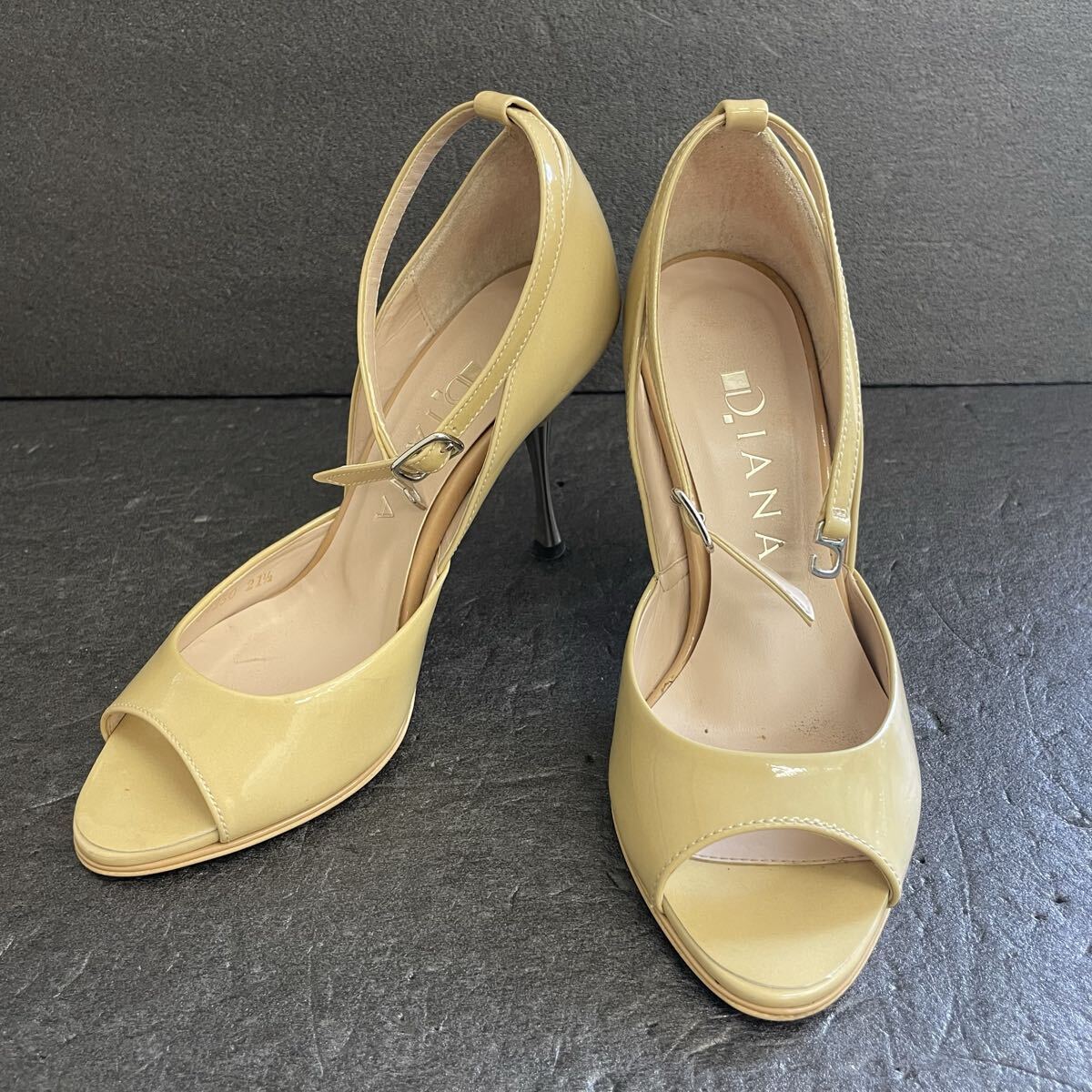 DIANA ダイアナ エナメル オープントゥ パンプス 21.5cm拍卖