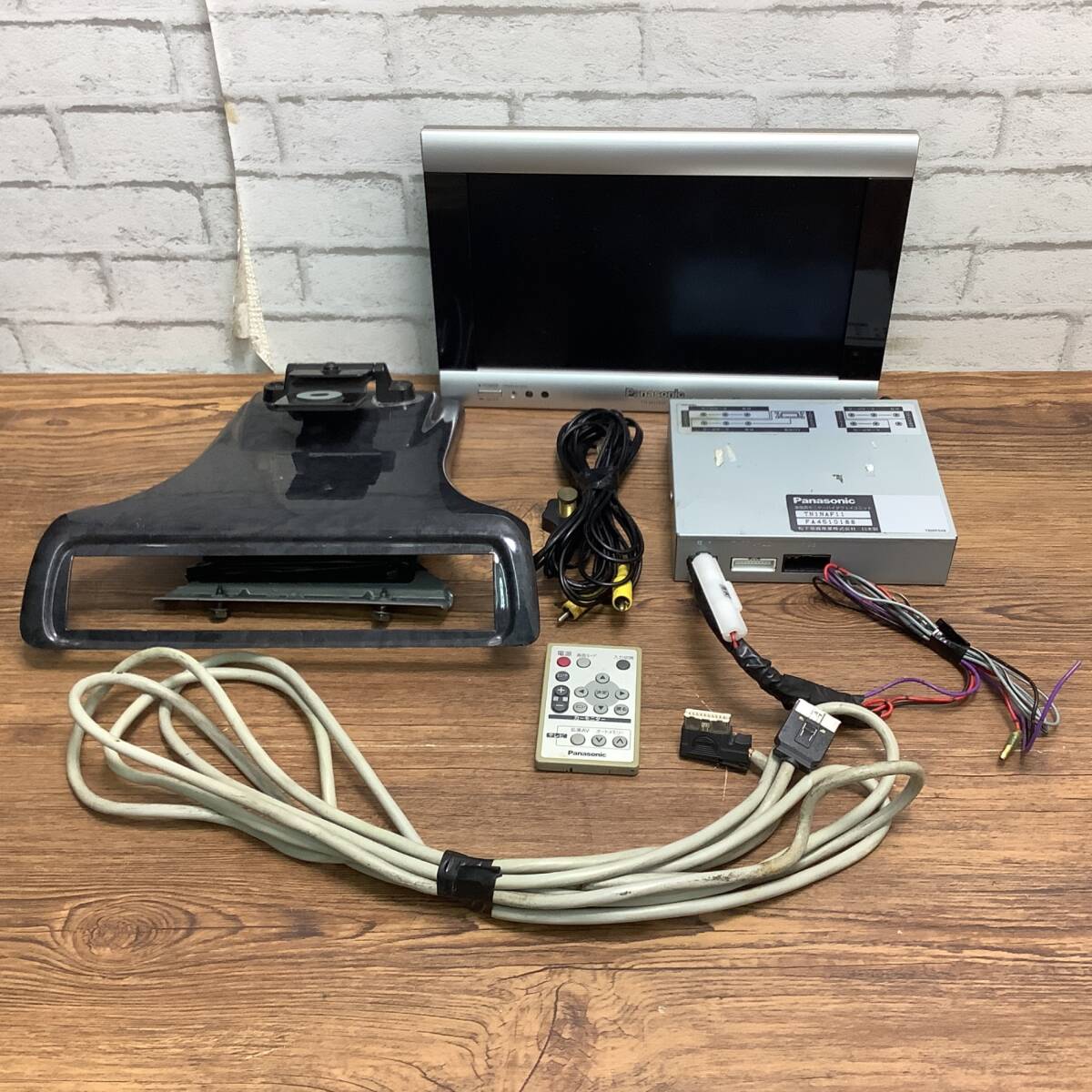 7318 【ジャンク】Panasonic パナソニック TR-M110W 11V型液晶モニター 2004年製 TN1NAF11 車載モニター用ユニット 配線コード付 現状品拍卖