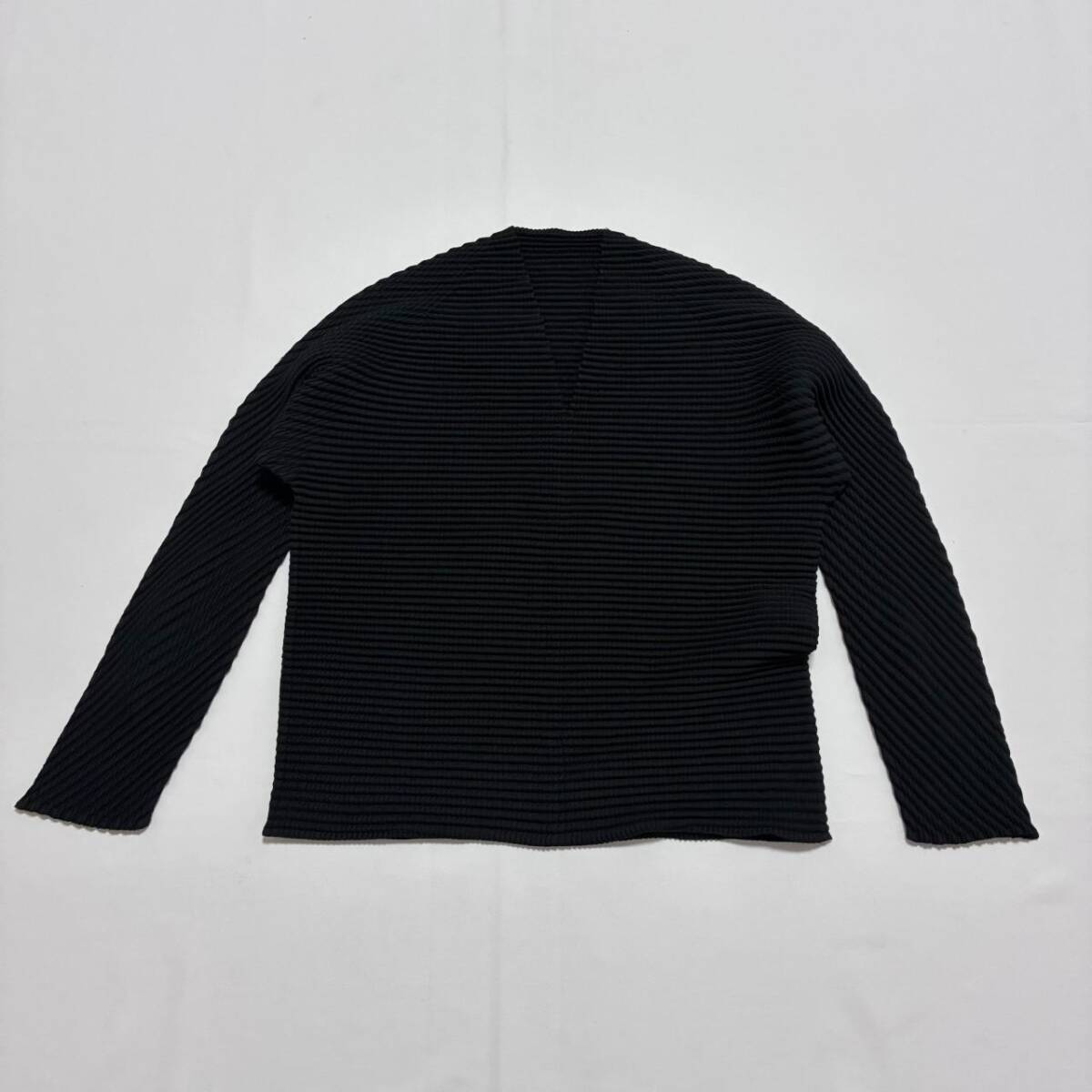 ISSEY MIYAKE イッセイミヤケ Vネック 長袖 トップス 黒 サイズ M IM94-FJ634拍卖