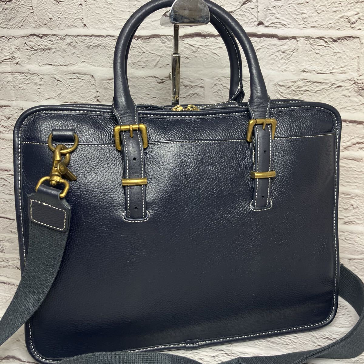 美品 fetia フェティア 2way オールレザー シボ革 ゴールド金具 A4 2室 多収納 肩掛け ビジネスバッグ ブリーフケース 書類鞄 PCケース 拍卖