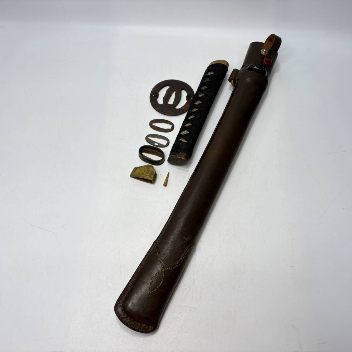 ■ 1円~【コレクター放出品】 拵え まとめ売り 鞘 柄 鍔 切羽 はばき 刀装具 刀 日本刀 時代物 アンティーク ヴィンテージ 骨董品 L160833拍卖