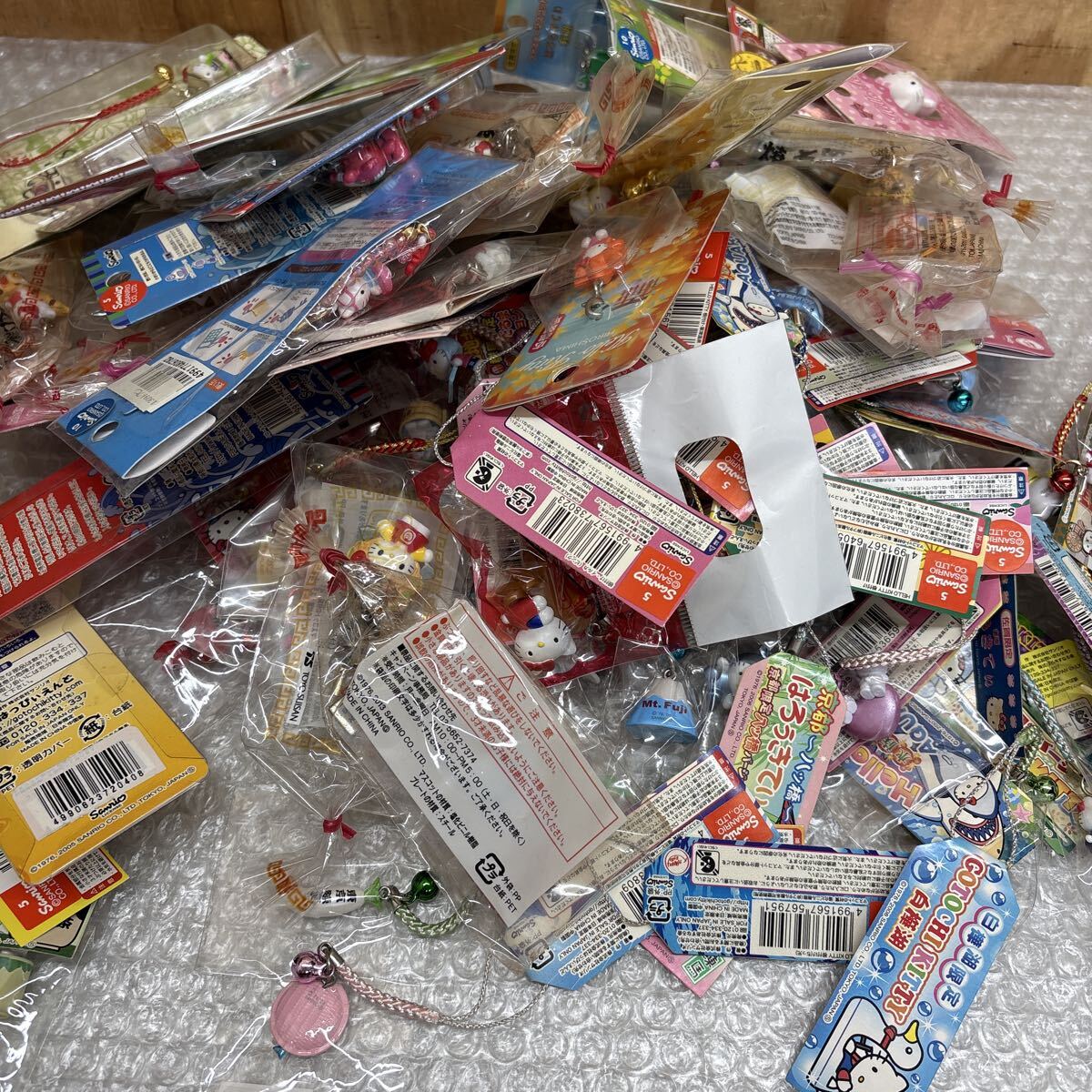 (103) ハローキティ ご当地キティ 根付け ストラップ 大量 キティちゃん キーホルダー サンリオ拍卖
