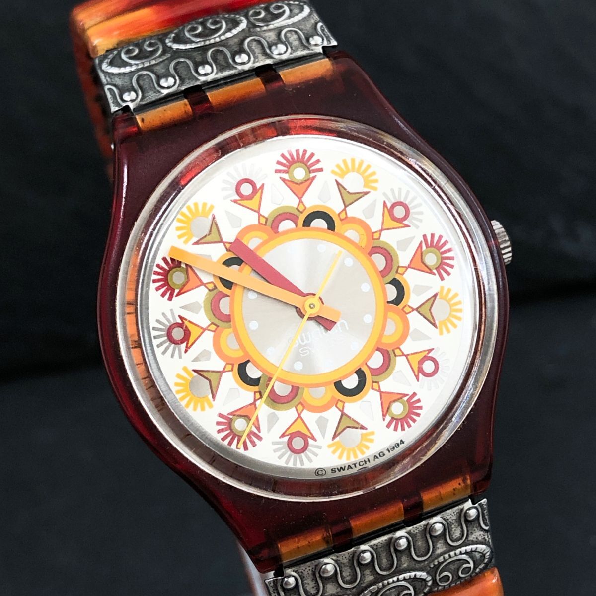 Swatch スウォッチ CURRY POWDER GR125 腕時計 アナログ クオーツ 3針 レッド 伸縮バンド ラウンド 新品電池交換済み 動作確認済み拍卖