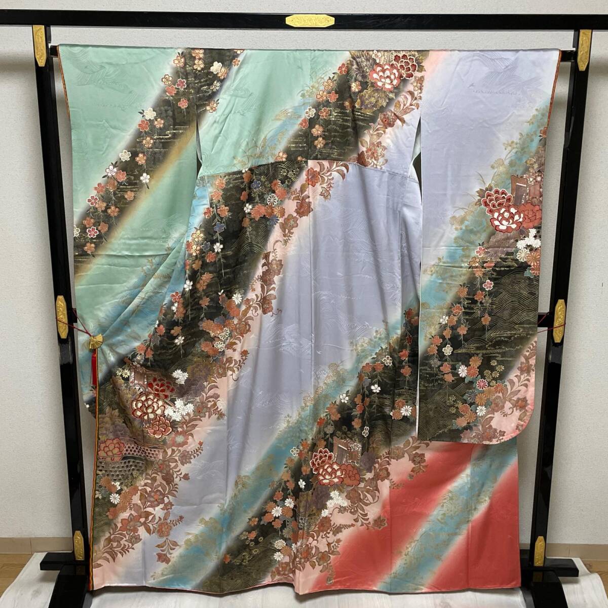 豪華振袖 御所車に花模様 華やかな染め 着物 正絹 X-1969拍卖