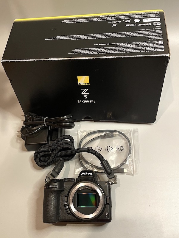 z5 ボディ 美品 ショット数約5800 新品保護フィルム付き拍卖