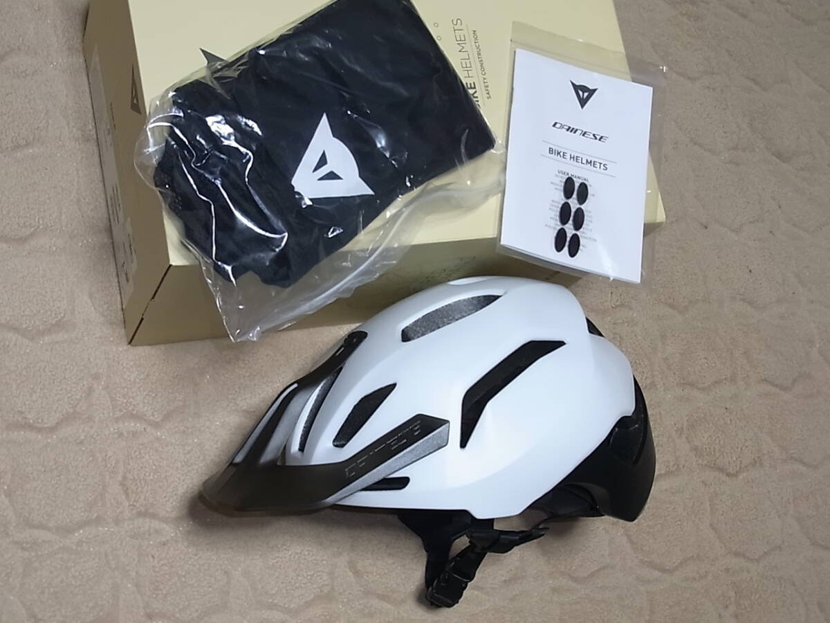 1円〜 新品 DAINESE ダイネーゼ サイクリングヘルメット LINEA03 ホワイトブラック M-Lサイズ拍卖