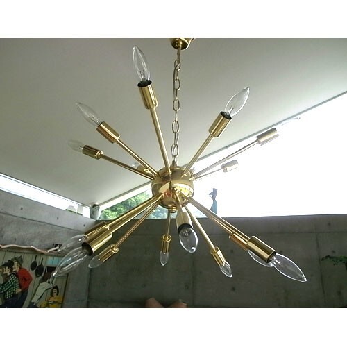 天井照明 SPUTNIK LAMP スプートニクランプ 16バルブ 真鍮色 吊り下げ照明 50's ビンテージ風 ダイナー アメ拍卖