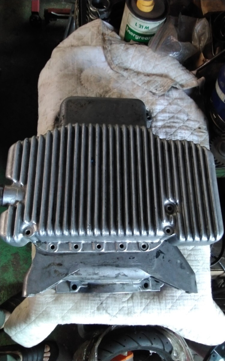 いすゞ117PA90G161Wアルミオイルパンです。拍卖