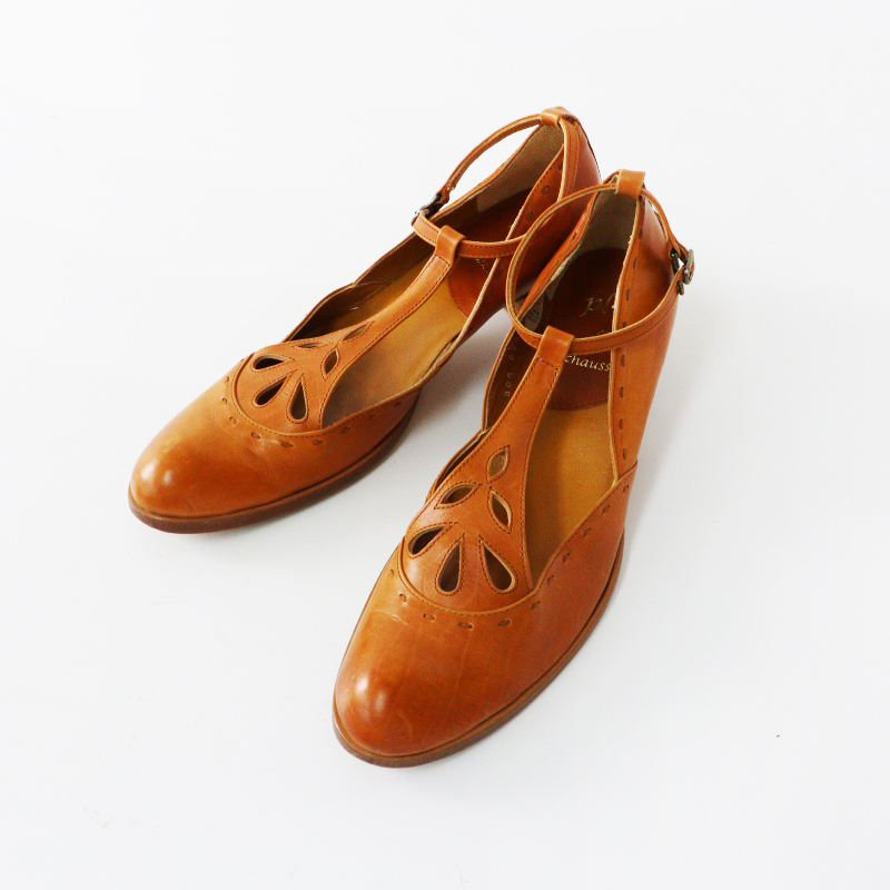 プリュスバイショセ plus by chausser Tストラップ レザー カットワーク パンプス 23.cm■ブラウン ヒール シューズ【2400015083902】拍卖