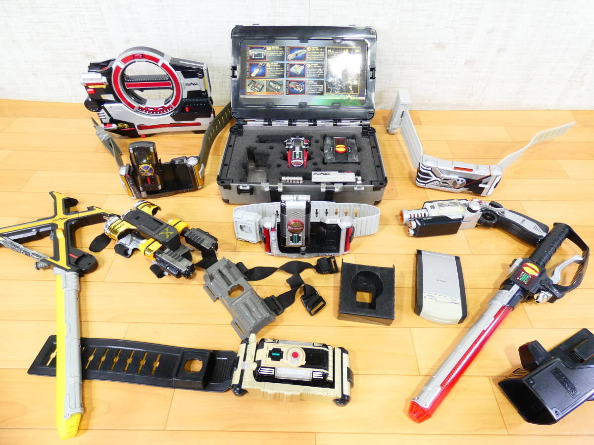 ◎ジャンク バンダイ 仮面ライダーファイズ なりきり玩具セット 変身ベルト&武器セット まとめて 約5㎏ 動作未確認 汚れあり @120(7)拍卖
