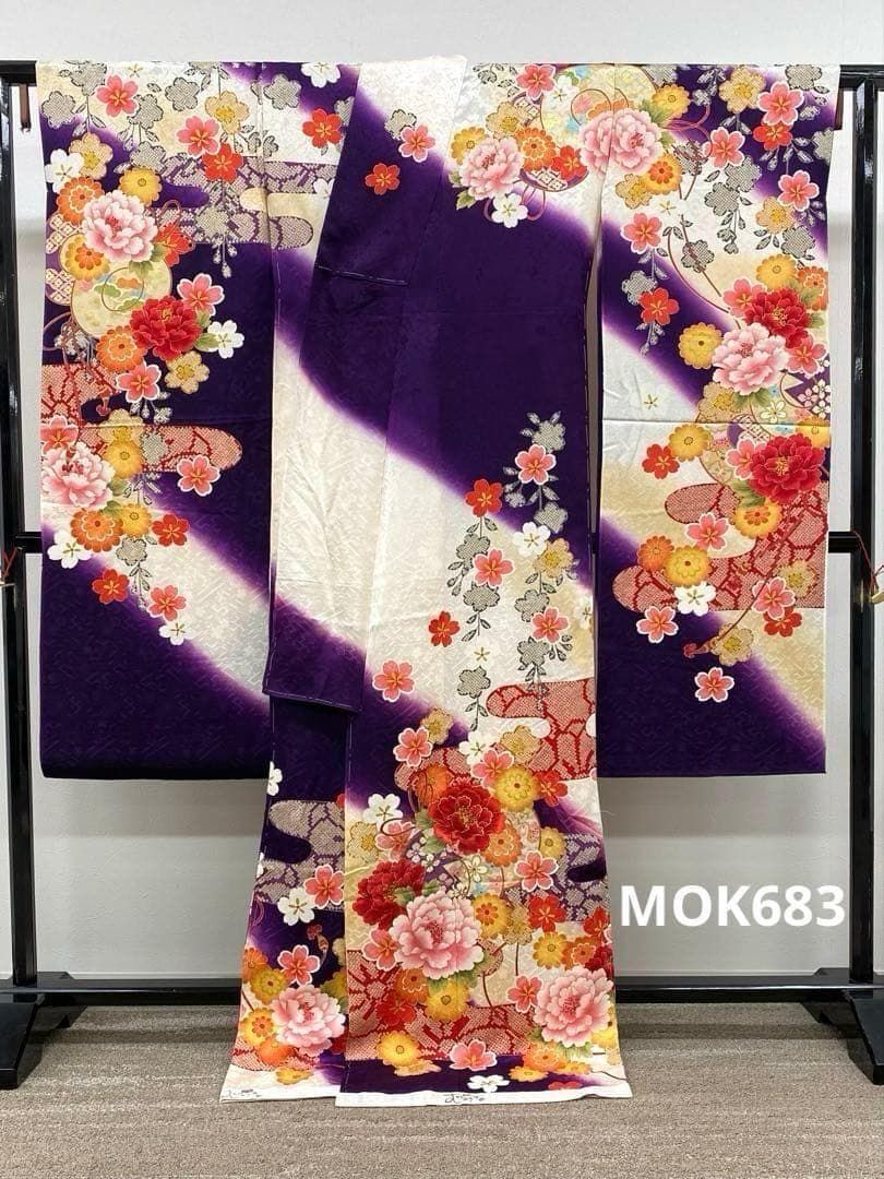 メーカー品振袖 仮絵羽 紫野 刺繍 金彩 正絹 未仕立て品 八掛付 MOK683拍卖