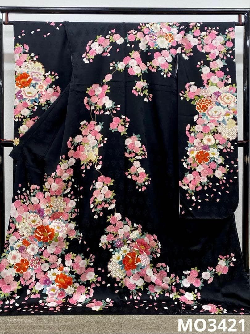 振袖 金駒 刺繍 紋意匠 身丈174cm 新品未使用品 MO3421拍卖
