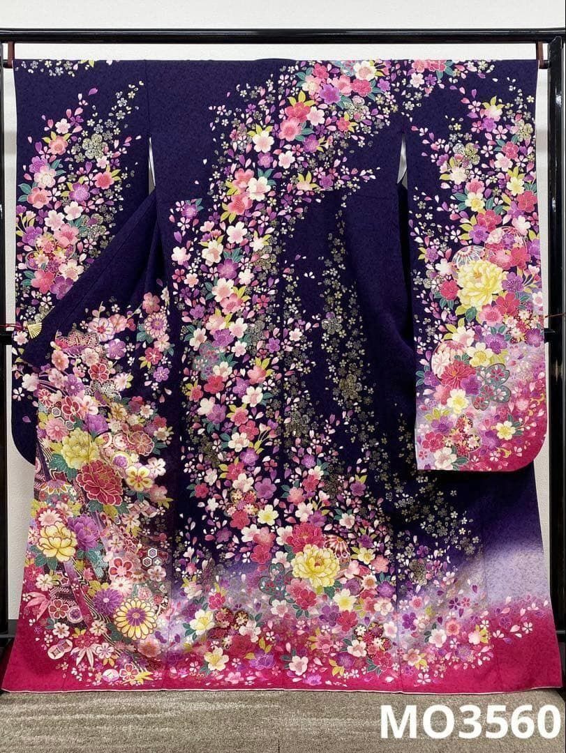 振袖 刺繍 金彩 銀通し 紋意匠 身丈168cm 撥水加工済 MO3560拍卖