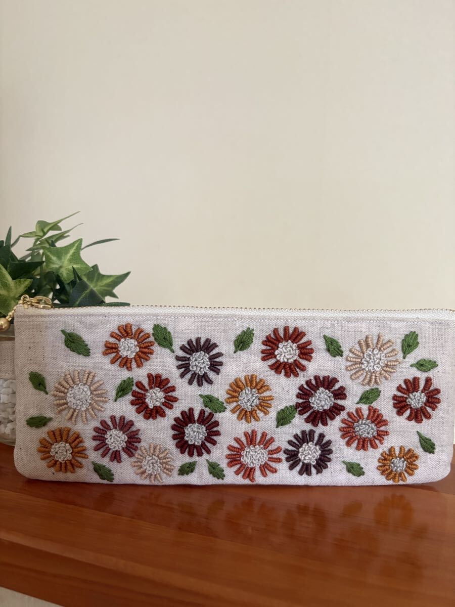 ハンドメイド 手刺繍 花柄 ポーチ リネン 小物入れ フラットペンケース ブラウン拍卖