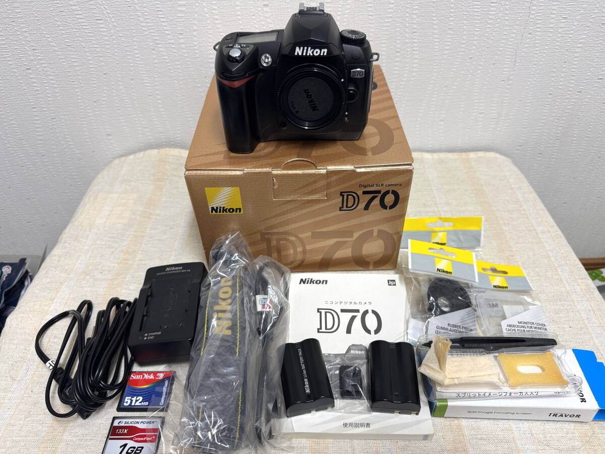 ニコン/Nikon D70ボディ ワンオーナー品 完動美品 オプションいろいろ付き拍卖