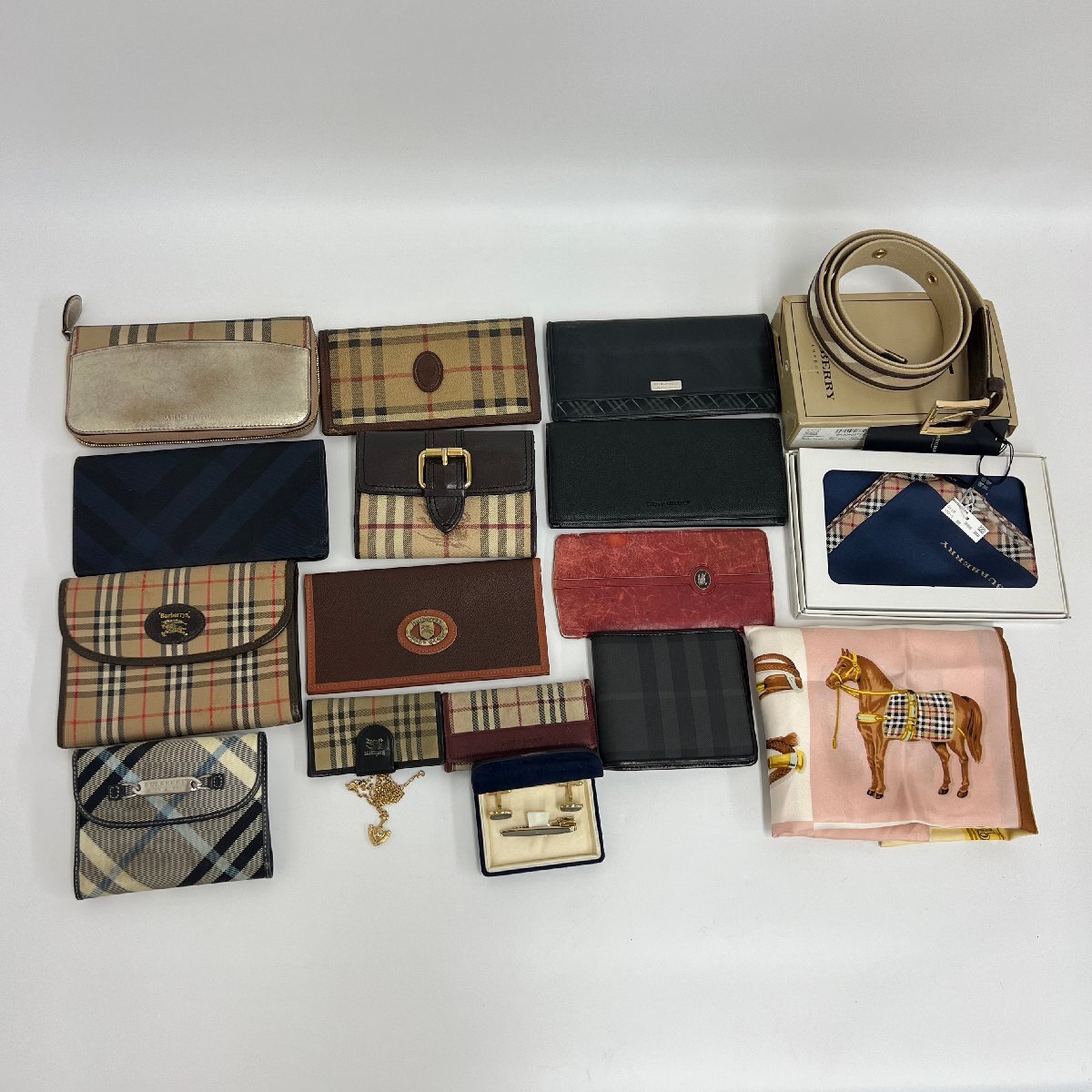 1円~ バーバリー 18点 BURBERRY Burberrys バーバリー 財布 小物 まとめ 18点 ノバチェック ベルト スカーフ ネクタイピン 現状品M0011拍卖