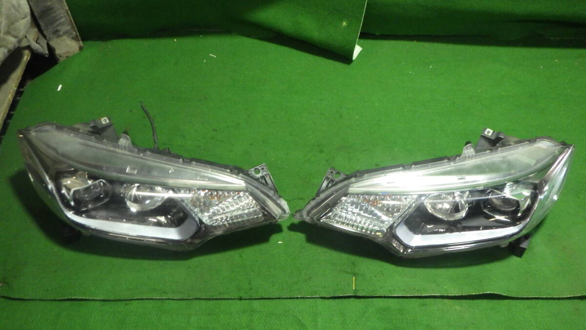 売り切り DAA-GP6 フィットハイブリッド LED GP5 W0350 ヘッドライト 左右 08-06-22-700 B2-L6-6 スリーアール長野拍卖