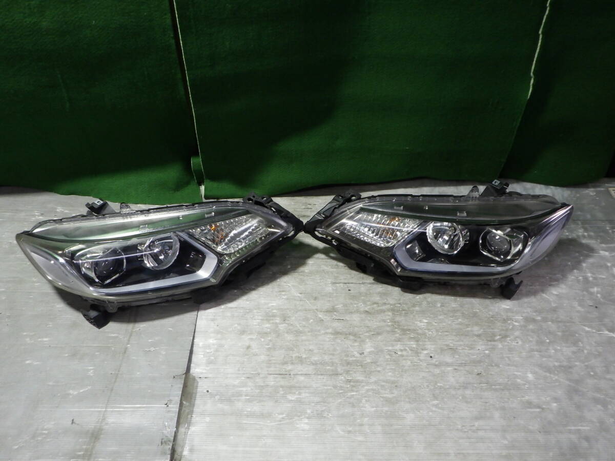 売り切り DAA-GP5 フィットハイブリッド LED GP6 W1948 ヘッドライト 左右 08-06-26-820 B2-R1-4 スリーアール長野拍卖