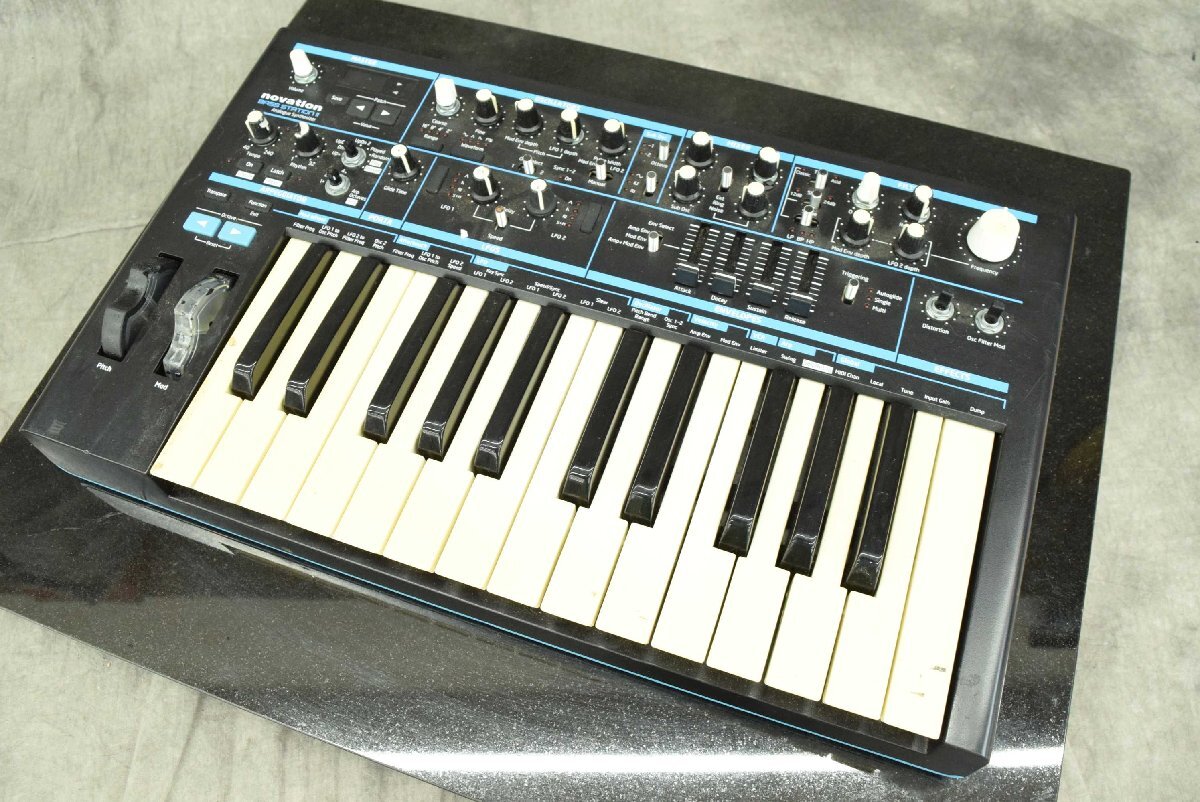 【J】Novation Bass Station II アナログシンセサイザー 3214001拍卖