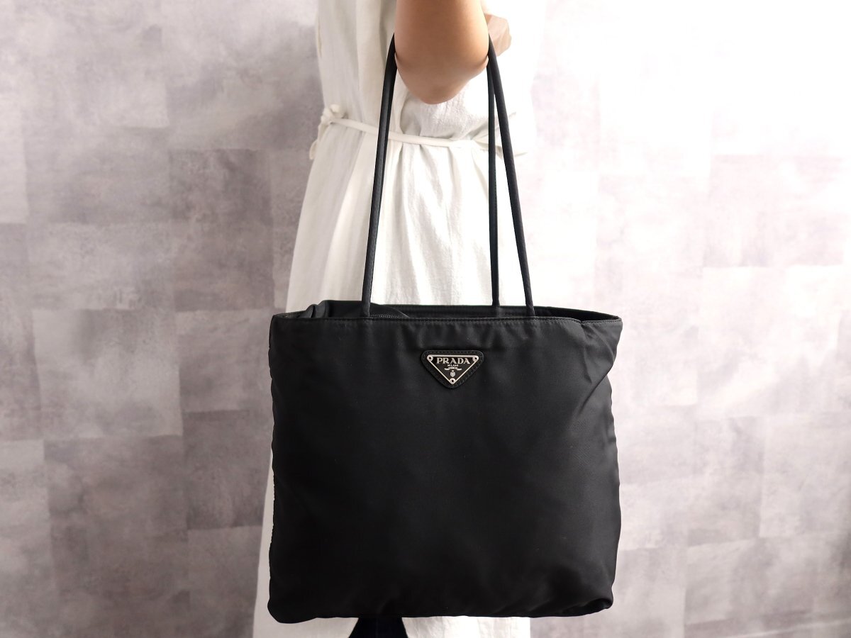 ●超美品●PRADA プラダ●三角ロゴプレート●ポコノ ナイロン●ショルダー トート バッグ●黒●シルバー金具●イタリア製●B5●Js69869拍卖