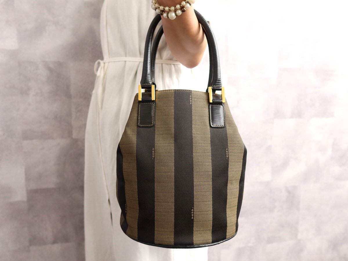 ●超美品●FENDI フェンディ●ペカン●ナイロンキャンバス カーフ レザー 本革●ハンド トート バッグ●黒 ブラウン●G金具●収納●Js69847拍卖