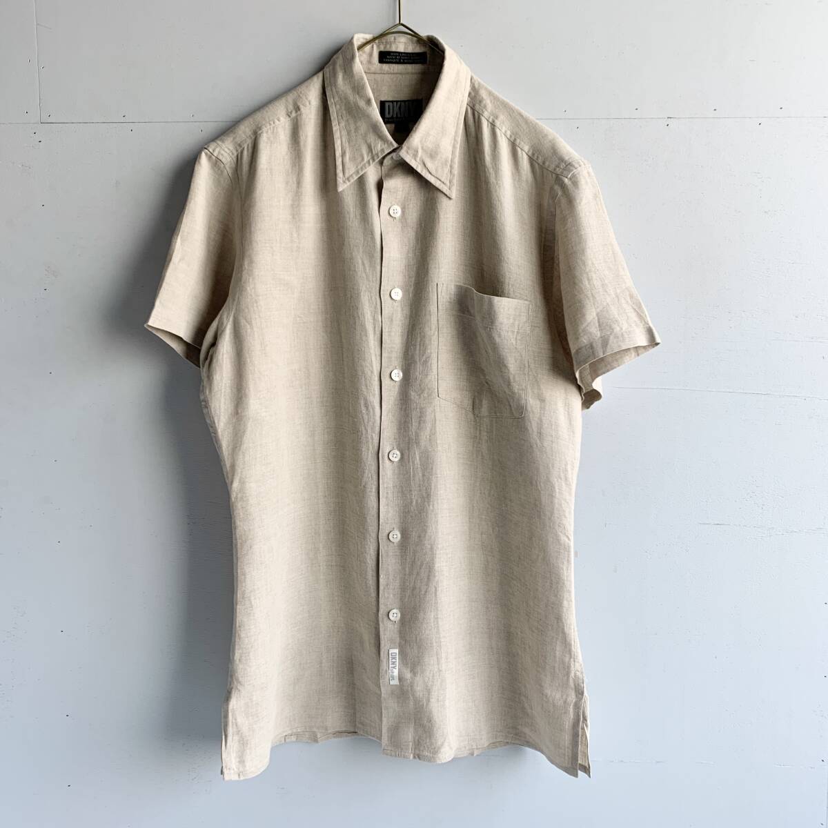 ☆DKNY ダナキャランニューヨーク 90s Vintage 半袖リネンシャツ 麻100% ライトベージュ系 サイズS 古着【レターパックプラス郵送可】A拍卖