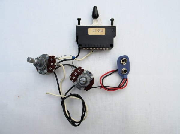 FERNANDES フェルナンデス YM-30型スイッチ&電装 アクティブ用 2PU用 88年製FERNANDES FR-75拍卖