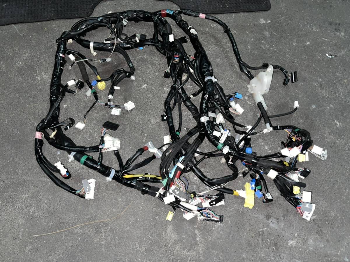 レクサス AVE30 IS300 ダッシュ内ハーネス 82141-53219拍卖