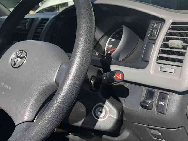 TRH2##/KDH2##/GDH2##系ハイエース 1型、2型、3型 ウィンカーレバーにハザードスイッチ!(特許出願済)拍卖