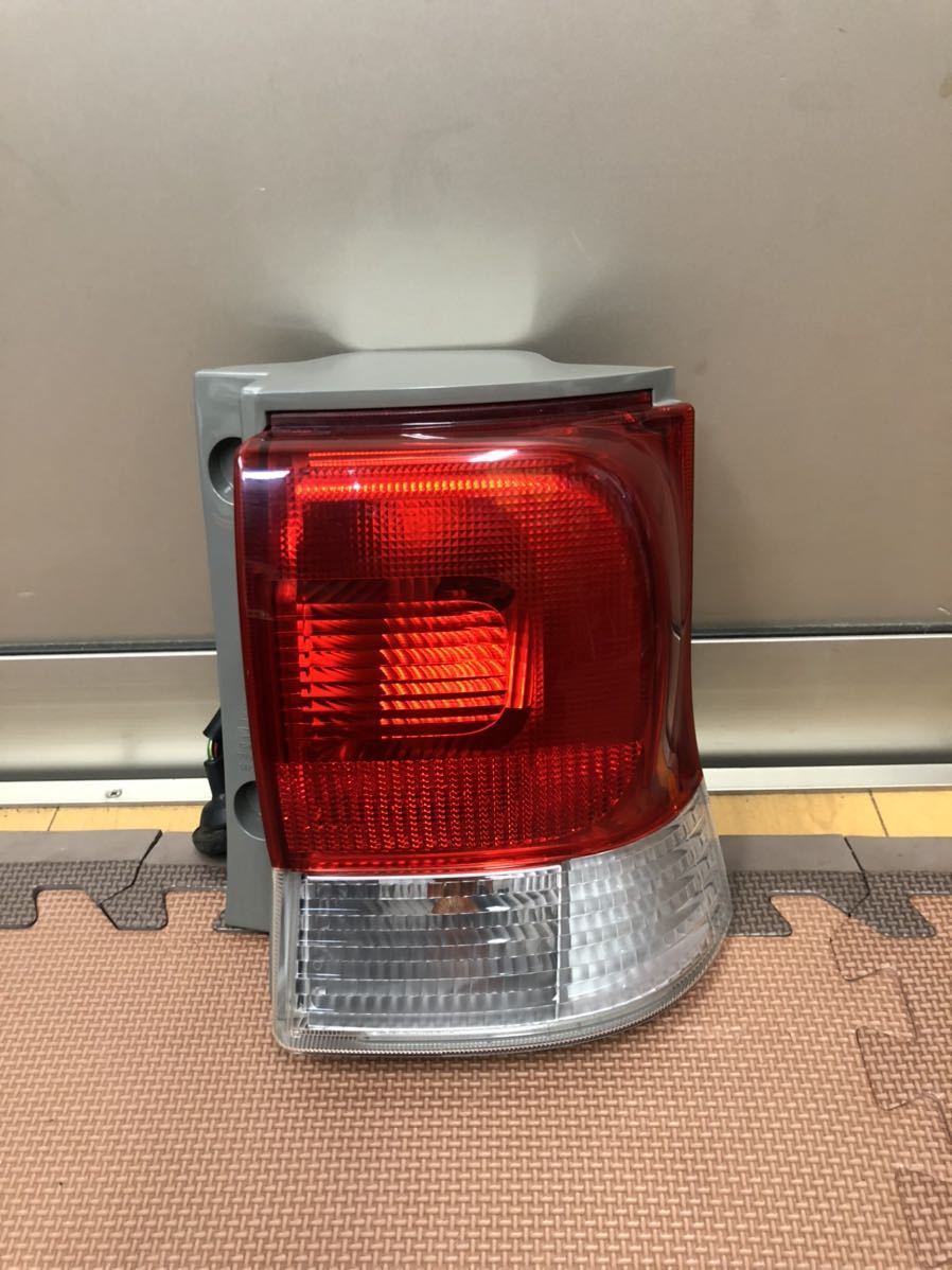 1436:タント L375S 右テールランプ拍卖