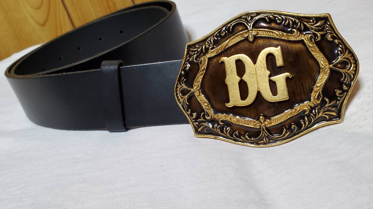 正規美 シーズン限定 DOLCE&GABBANAドルチェ&ガッバーナ アンティークDGロゴバックルベルト黒 ラグジュアリーゴールド 85 ヴィンテージ加工拍卖