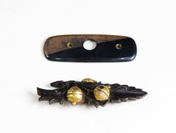 【1740】明治時代 煙草入れの前金具 赤銅 団栗(煙草入金具・腰堤・コレクター一括買取品)拍卖