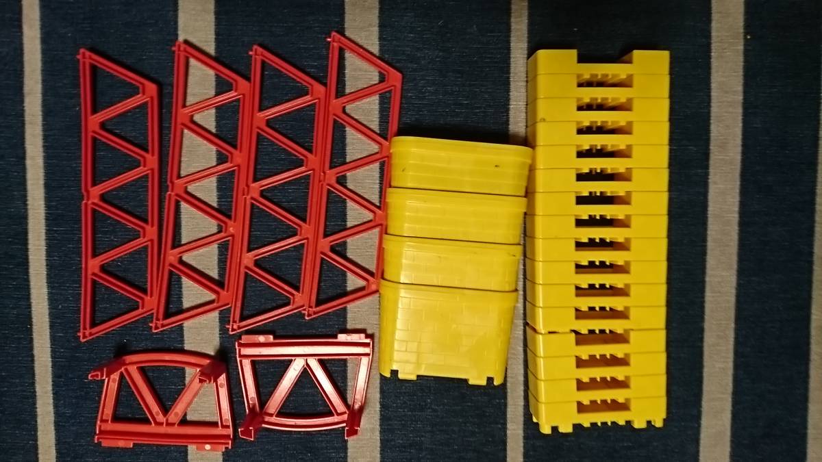 プラレール 脚 他 まとめ売り 中古 保管品 ジャンク扱い 欠品破損等わかりません拍卖