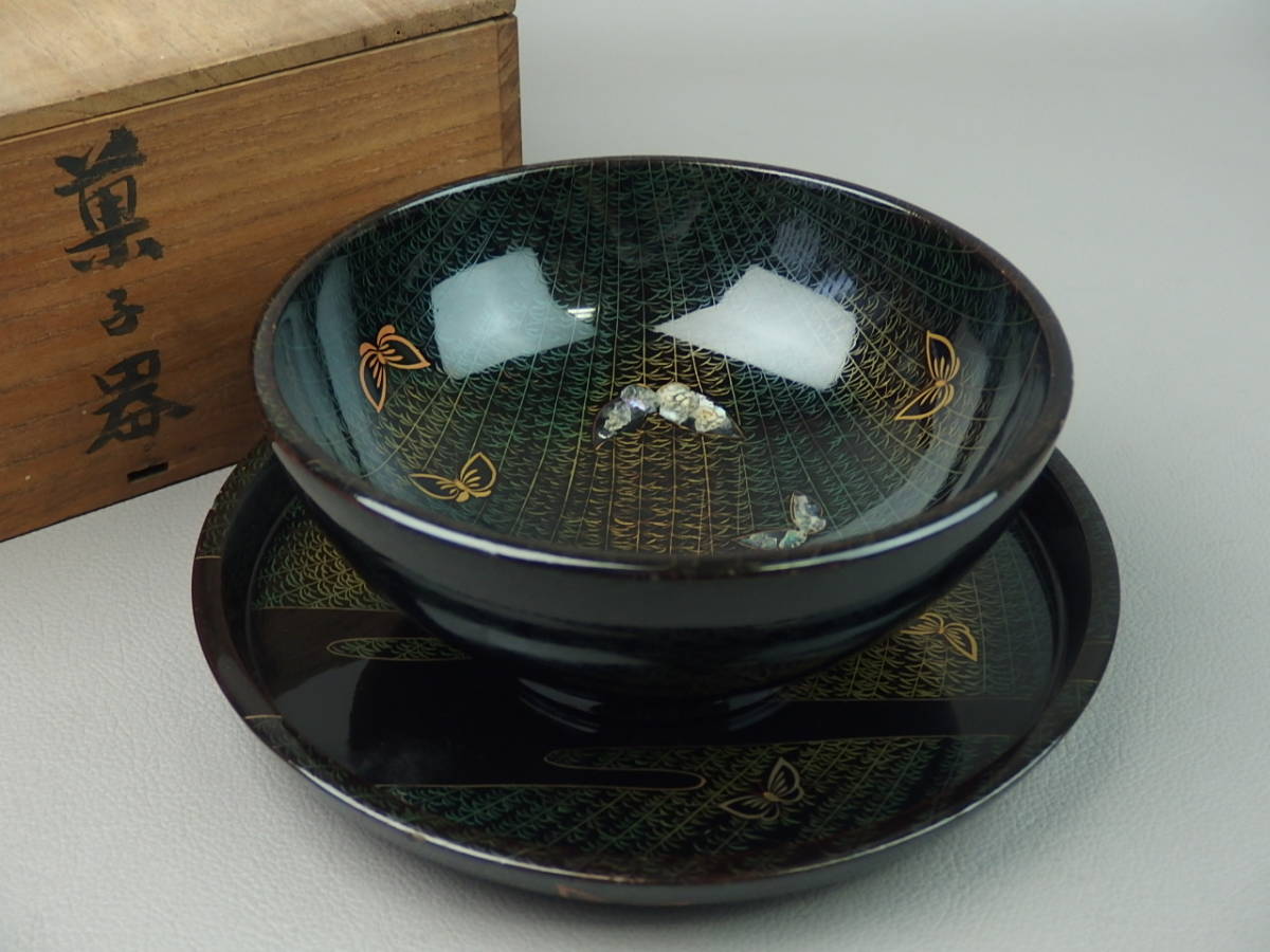 【骨董・茶道具】★古い 蒔絵 螺鈿★★蝶文菓子器 椀 cm044xb.8 和食器拍卖