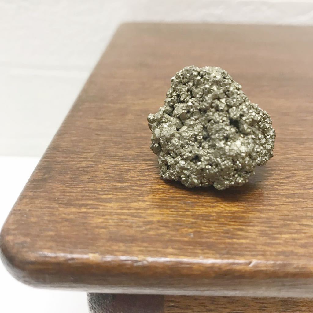 refle● 黄鉄鉱? 鉱物標本 原石 詳細不明です。 コレクション コレクター拍卖