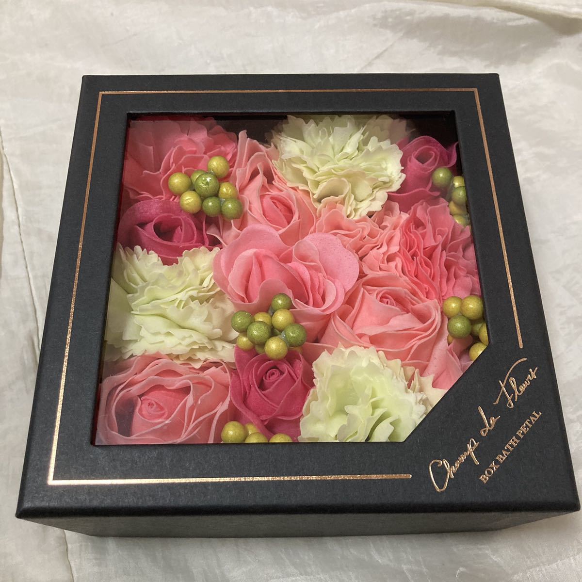 新品未開封☆シャン・ド・フルール ボックスバスペタル プリエール 入浴剤 ソープフラワー ギフト プリザーブドフラワー拍卖