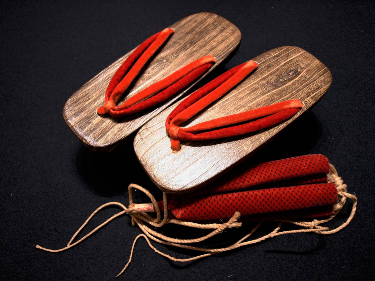 花とら★★さらに値下げしました★★ ●リサイクル下駄 雨下駄 アンティーク下駄 未使用品 97拍卖