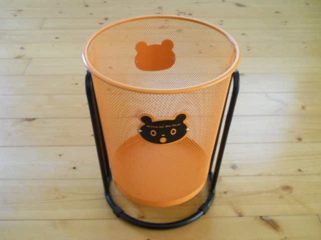 ☆レトロゴミ箱 希少 揺れるゴミ箱 Watch for the bear 振り子ゴミ箱 懐かしい 昭和 珍しい オレンジ色 クマ 熊 新品☆拍卖