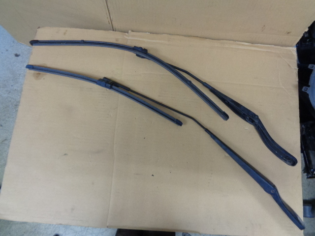 ボルボV50 CBA-MB5244 純正 フロントワイパー セット拍卖