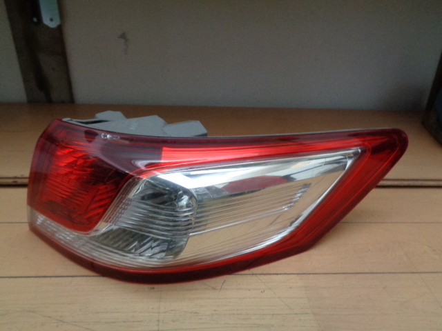 オデッセイ アブソルート RB3 右 テールランプ KIOTO 220-22893拍卖
