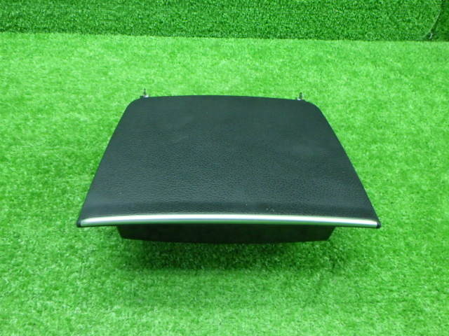 日産 U31 プレサージュ 後期 上部 小物入れ 210701108拍卖