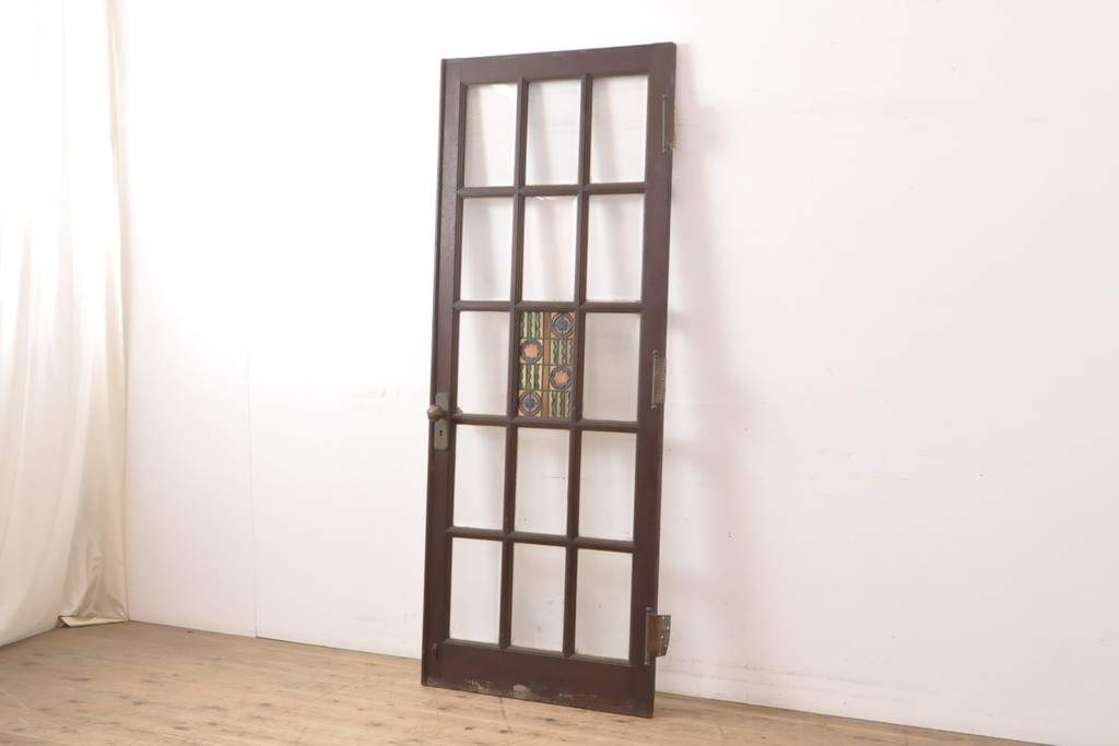 R-057504 アンティーク建具 希少デザイン!ドアノブのお洒落なフォルムにも注目!ユニークなステンドグラス入りドア1枚(扉、ガラスドア)拍卖