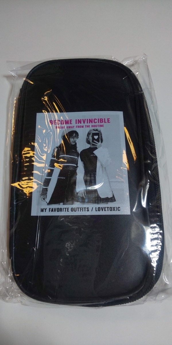 ニコラ2019年12月号ふろく LOVETOXIC ラブトキシック フォトプリントスリムポーチ 未使用拍卖