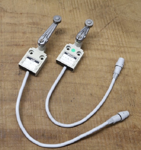 リミットスイッチ 2個セット 即決価格拍卖