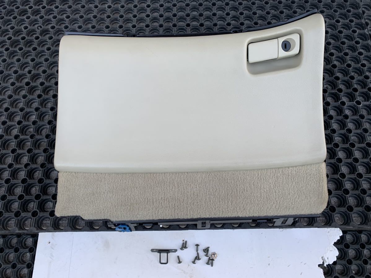 特価★NISSAN 日産 CIMA シーマ F50 GF50 GNF50 前期 グローブボックス ベージュ色 ②拍卖