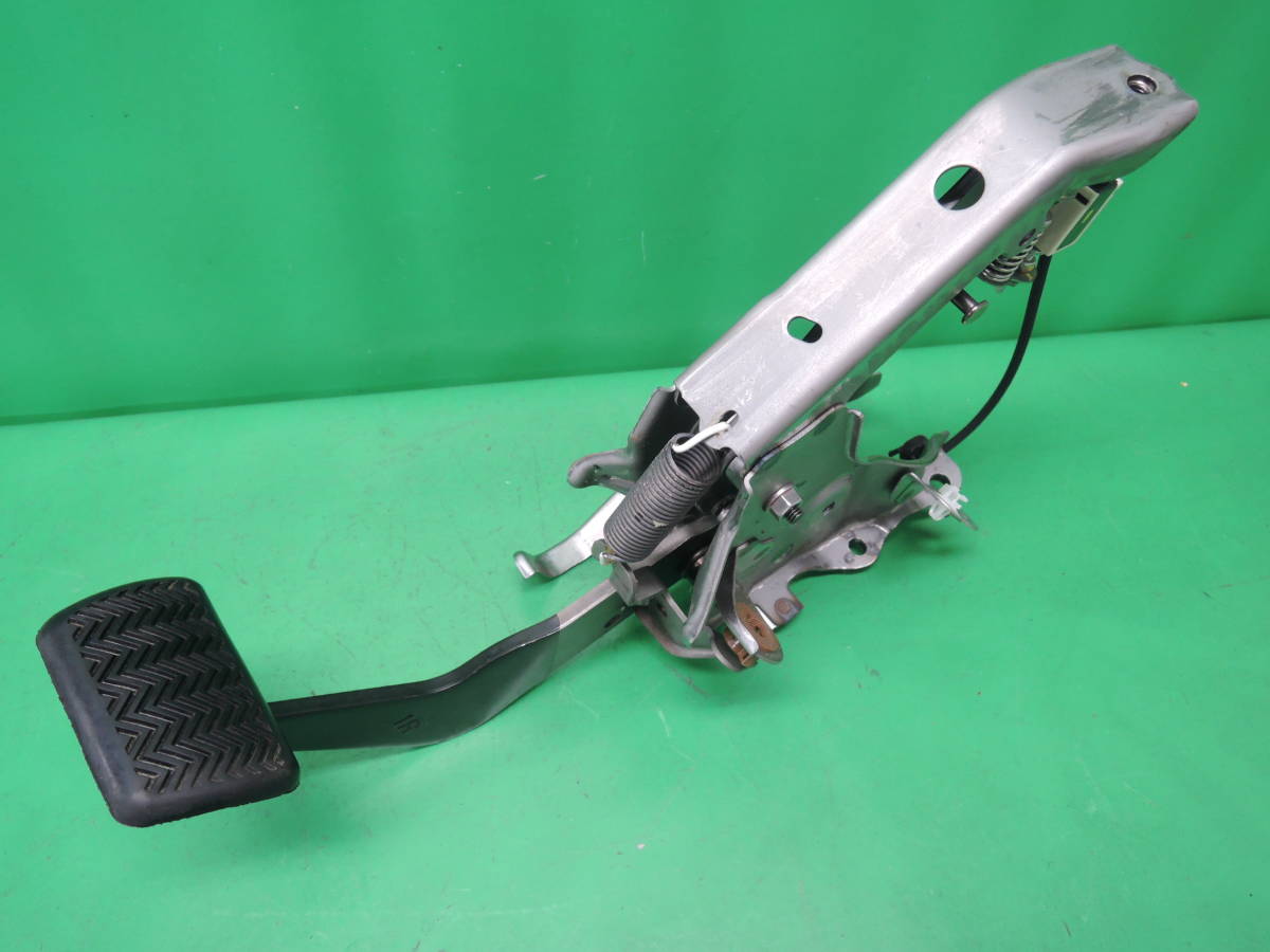 ・ DBA-GGH30W ヴェルファイア トヨタ 純正 ブレーキペダル T-3089拍卖